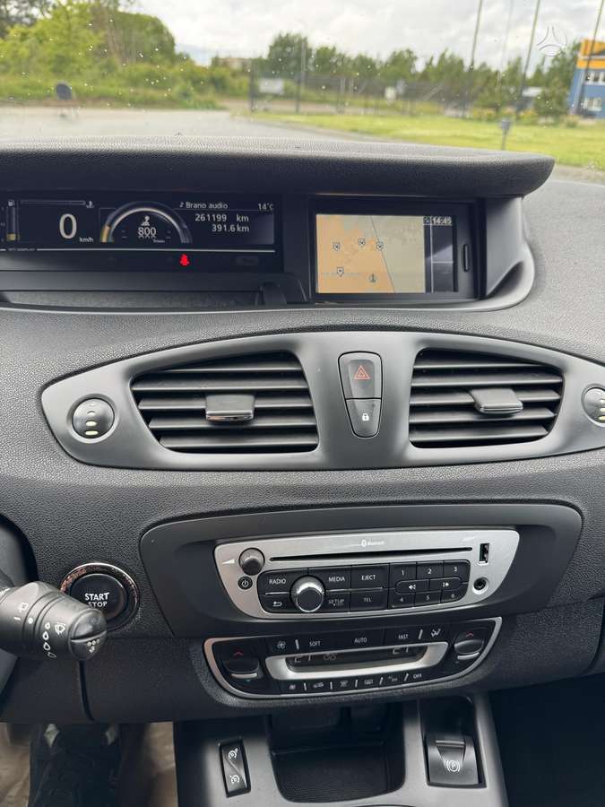 Renault Scenic 2015 — photo 25