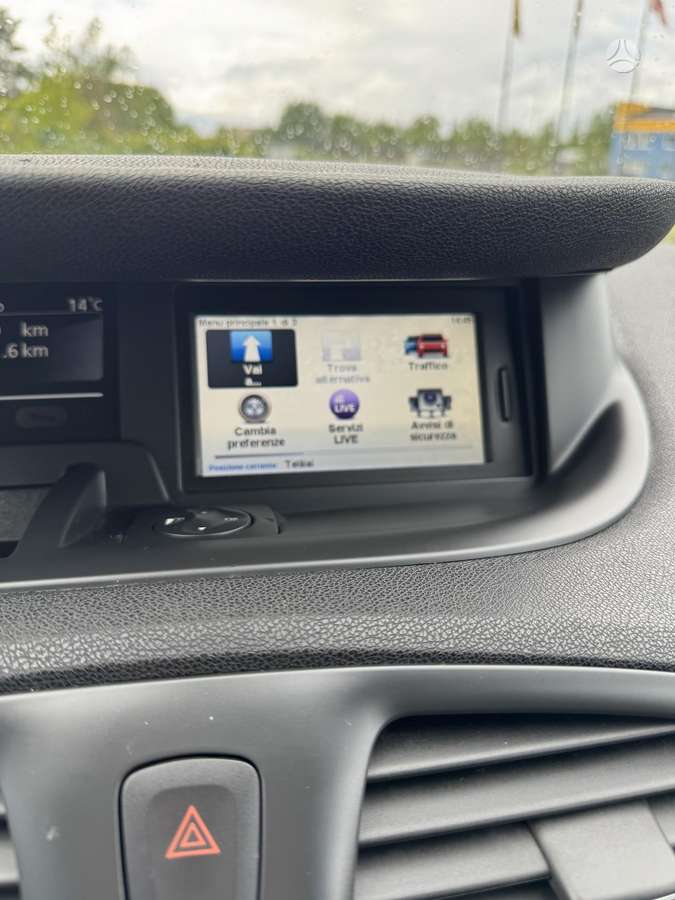 Renault Scenic 2015 — photo 28