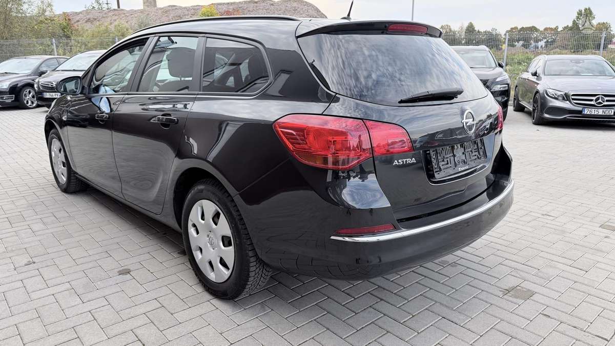 Opel Astra 2015 — photo 6