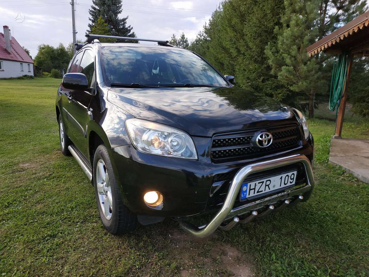 Toyota RAV4 2007 — interior