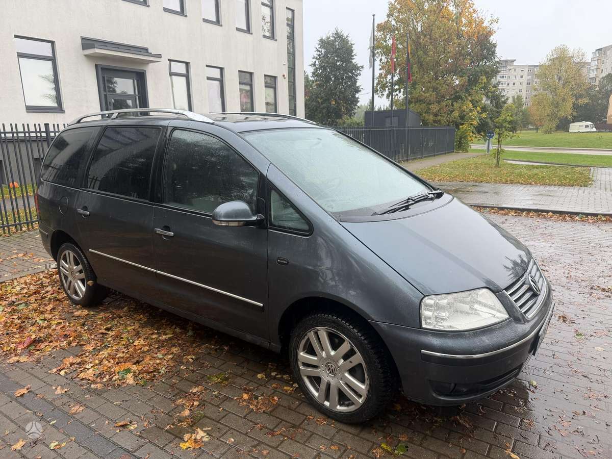 Volkswagen Sharan 2007 — rear view