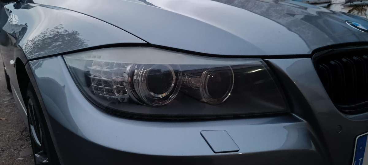 BMW 320 2010 — photo 19