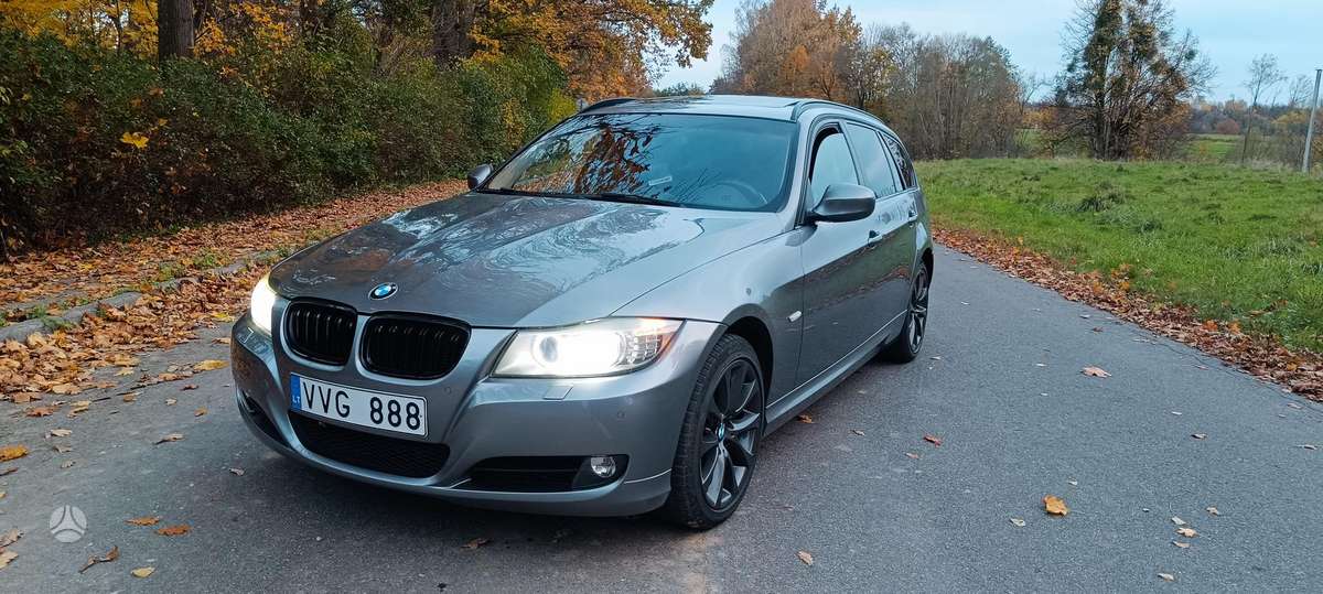 BMW 320 2010 — engine 1995 cm³, 184 HP (135kW)