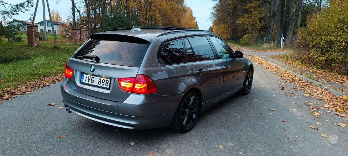 BMW 320 2010 — photo 5
