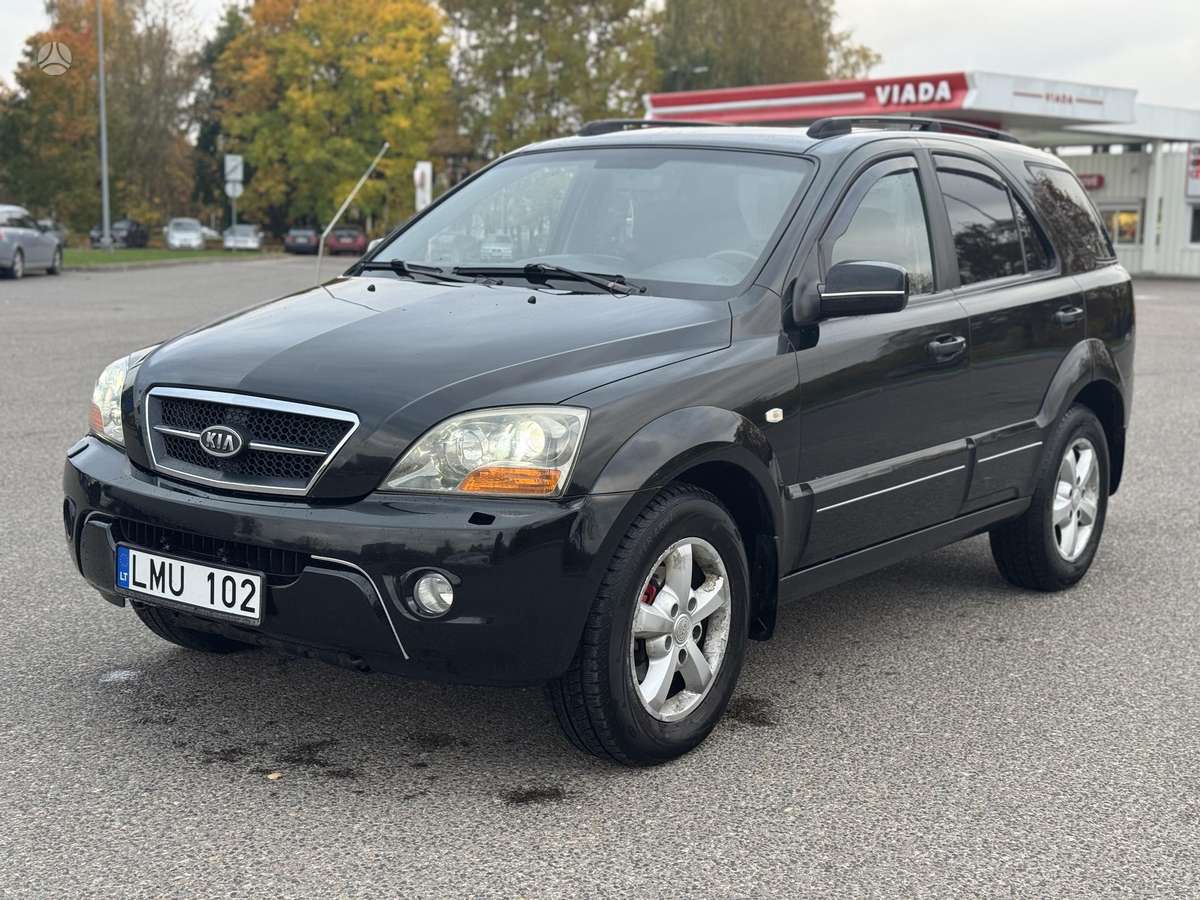 Kia Sorento 2008 — rear view