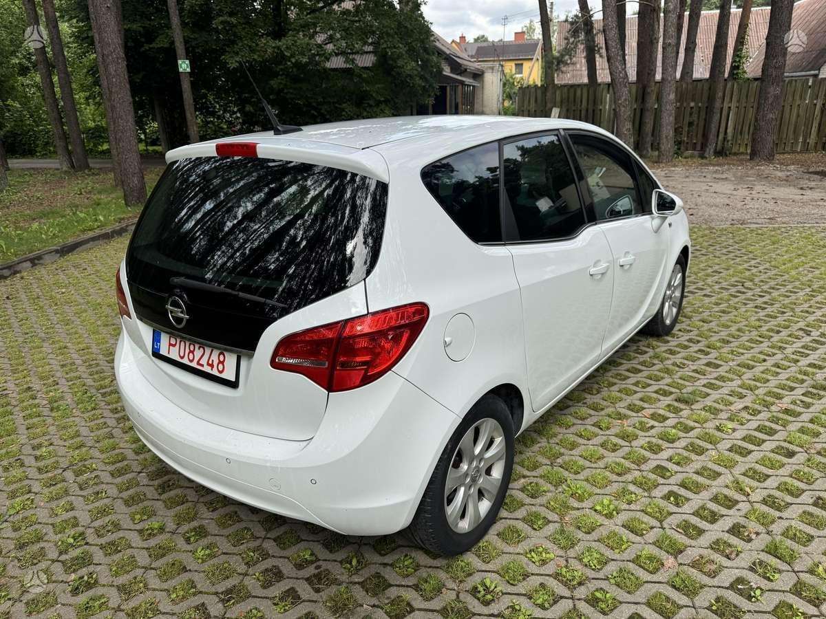 Opel Meriva 2014 — салон