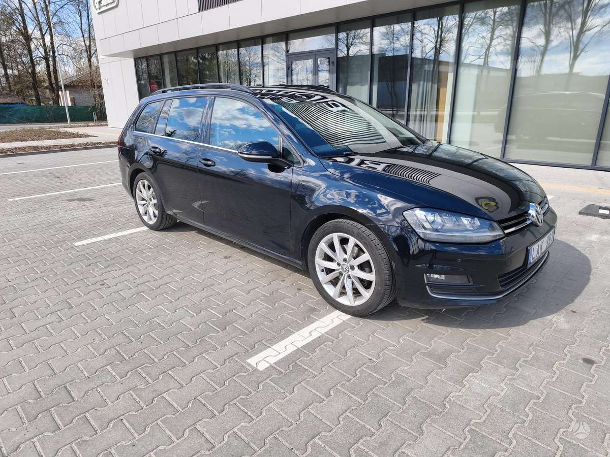Volkswagen Golf 2015 — rear view