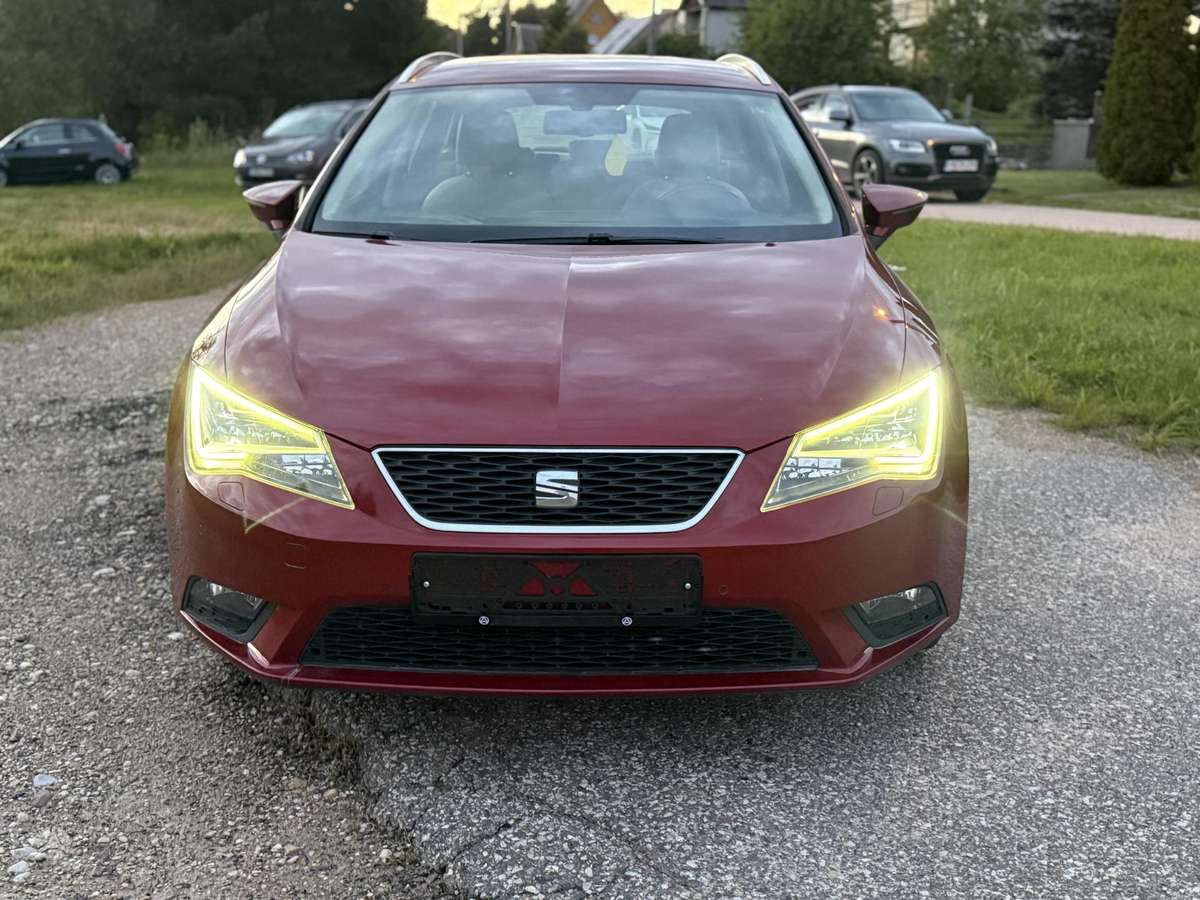 Seat Leon 2014 — rear view