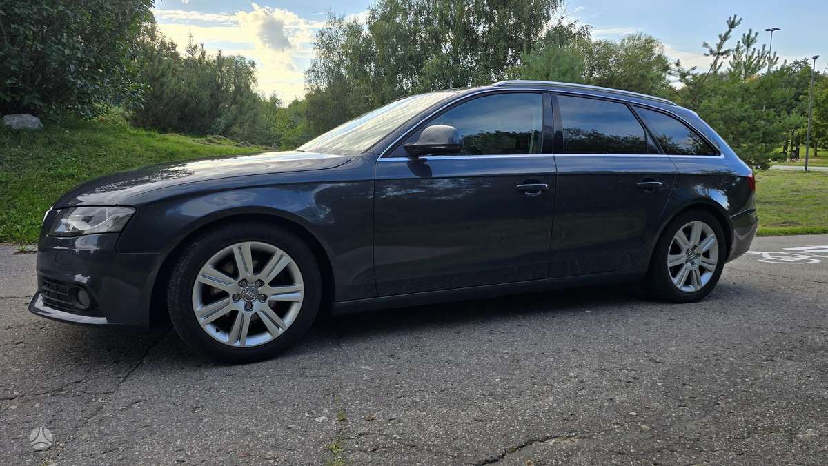 Audi A4 2009 — photo 11
