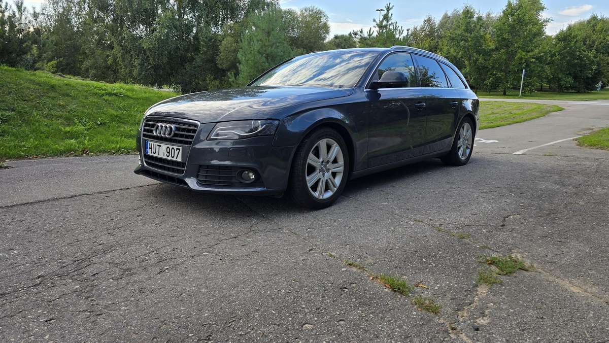 Audi A4 2009 — photo 12