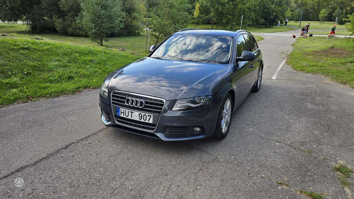 Audi A4 2009 — photo 13