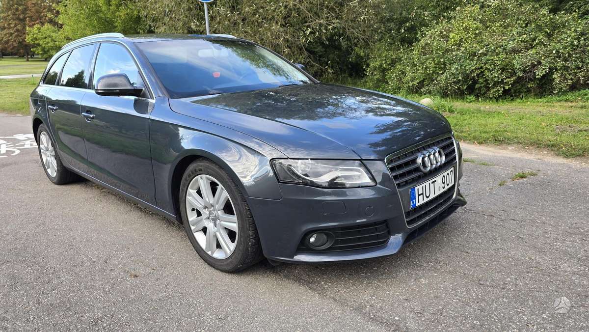Audi A4 2009 — rear view