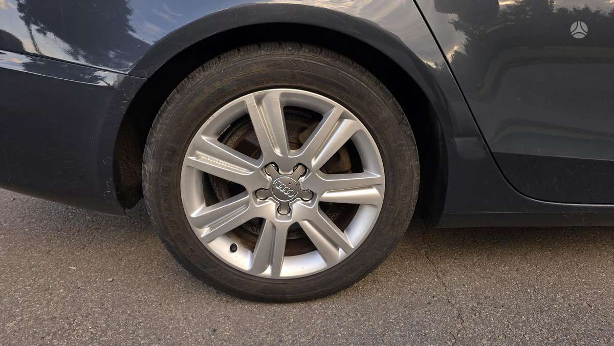 Audi A4 2009 — photo 20