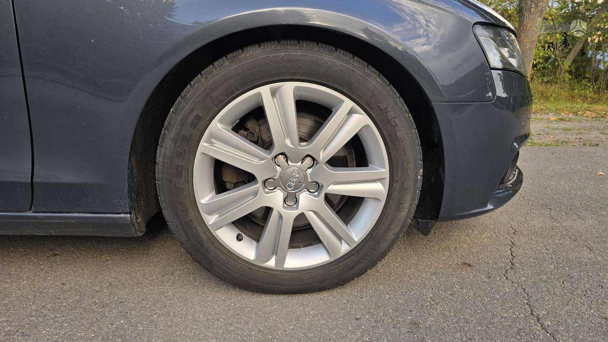 Audi A4 2009 — photo 21