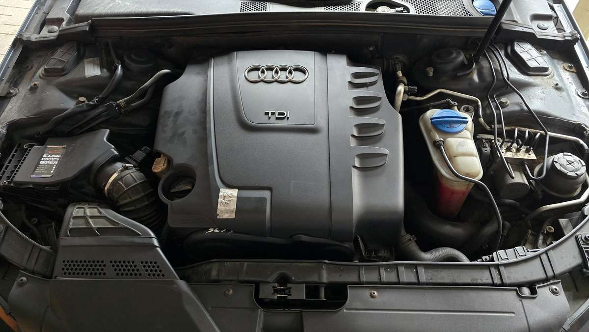 Audi A4 2009 — photo 27
