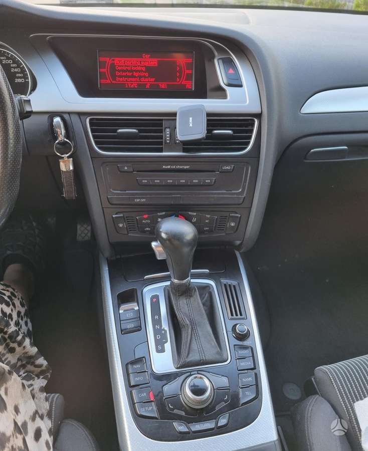 Audi A4 2009 — photo 30