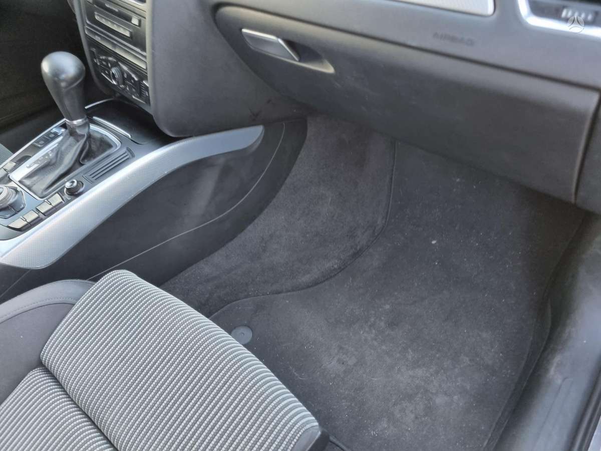 Audi A4 2009 — photo 39