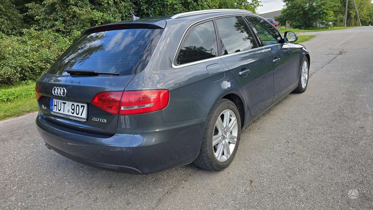 Audi A4 2009 — photo 6