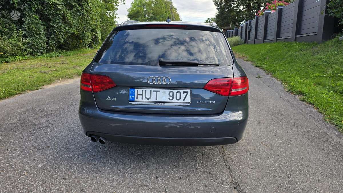 Audi A4 2009 — photo 7