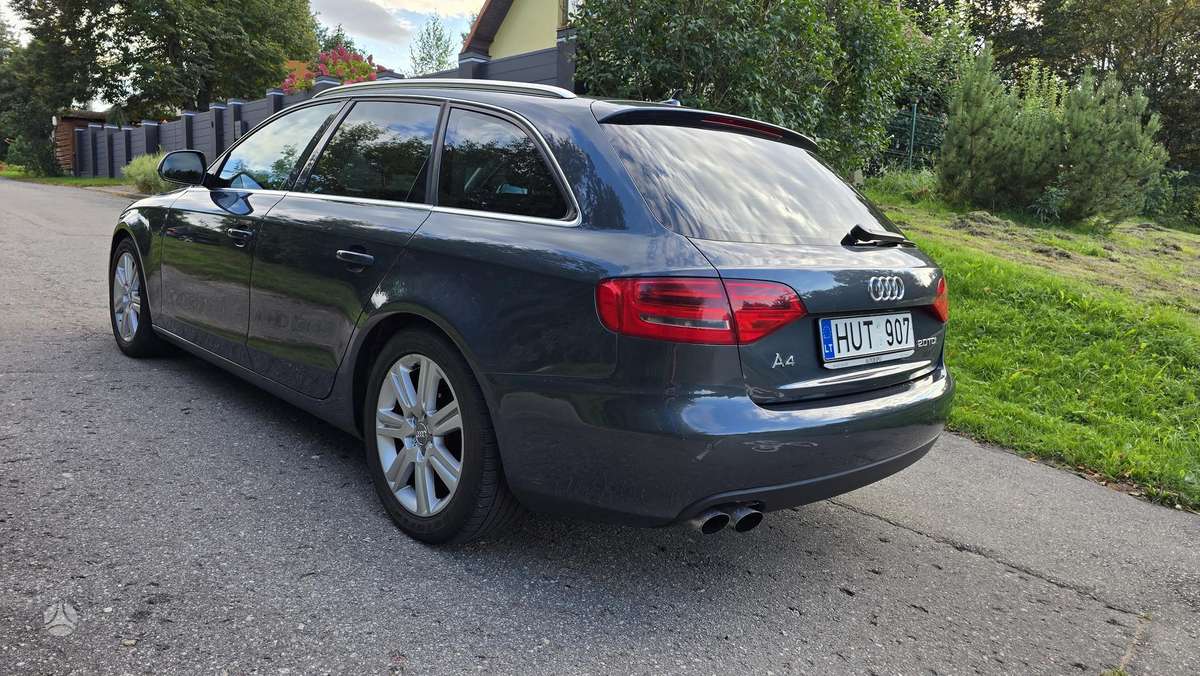 Audi A4 2009 — photo 8