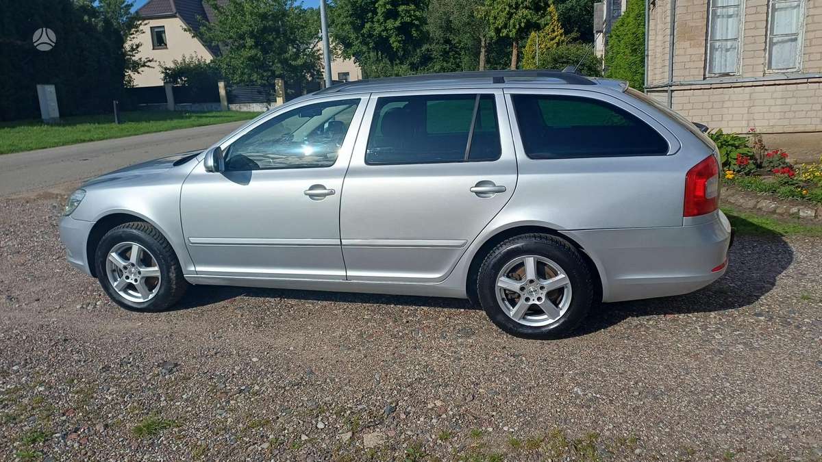 Skoda Octavia 2013 — interior