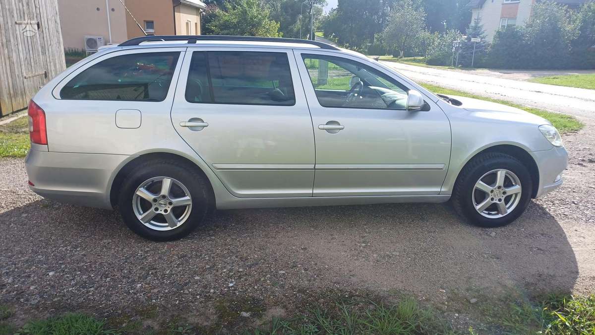 Skoda Octavia 2013 — engine 1968 cm³, 140 HP (103kW)