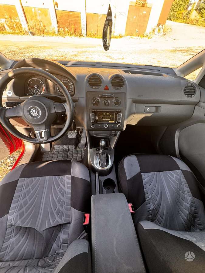 Volkswagen Caddy 2011 — engine 1600 cm³, 102 HP (75kW)