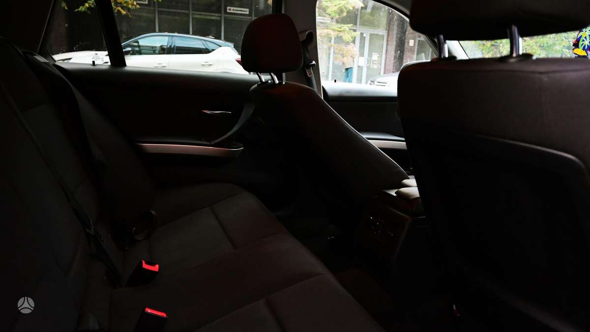 BMW 320 2008 — photo 9