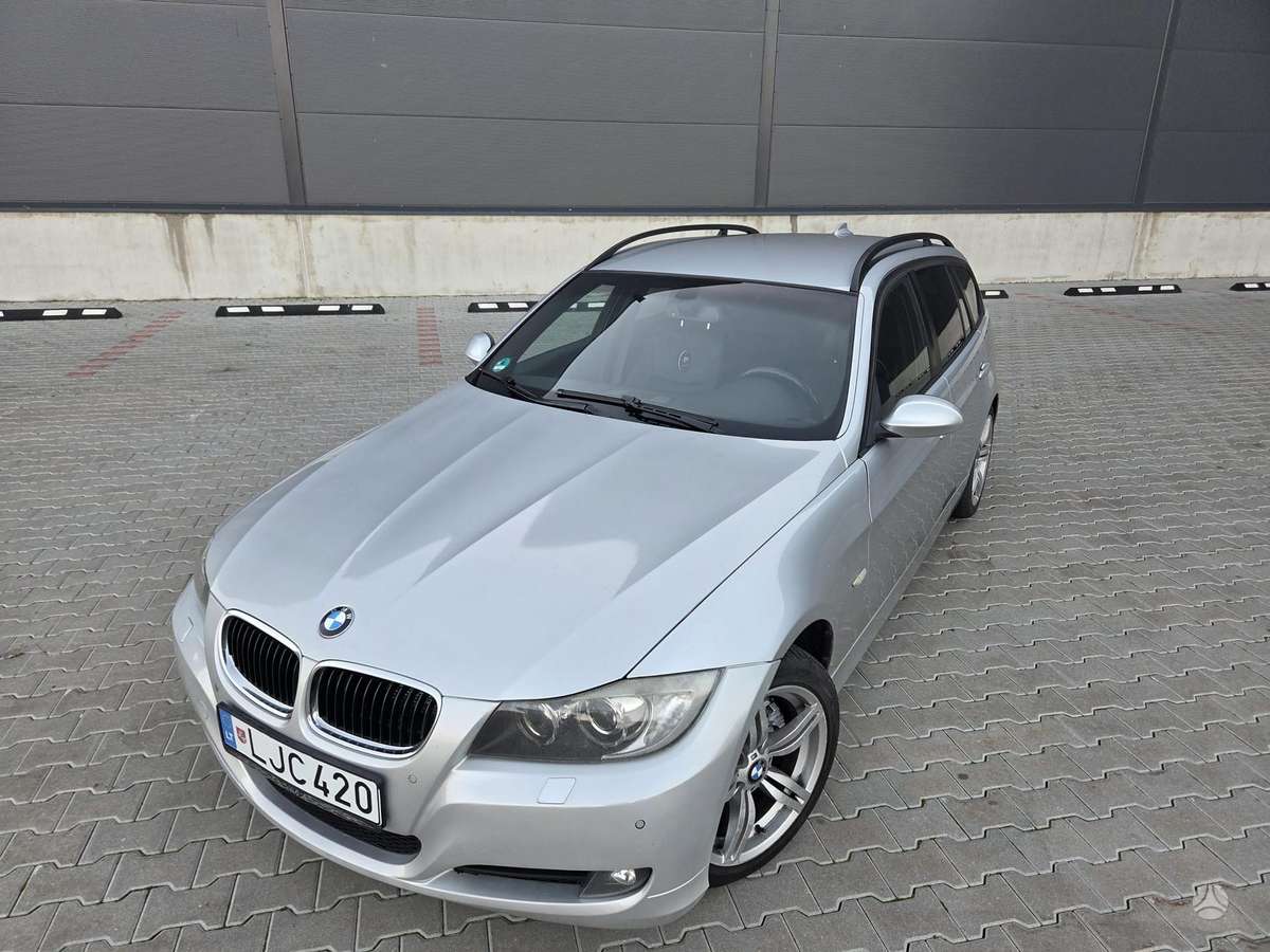 BMW 320 2007 — вигляд ззаду