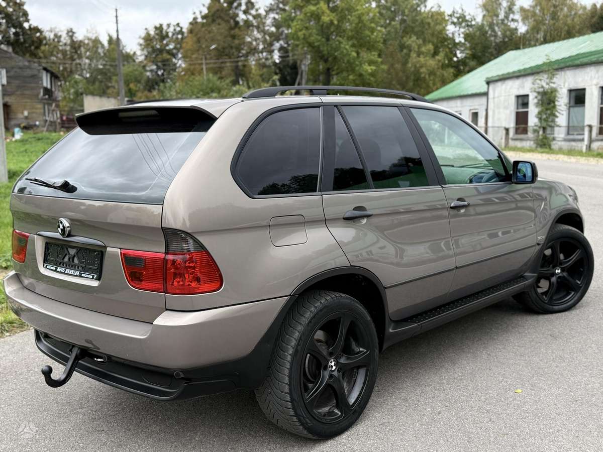 BMW X5 2005 — салон