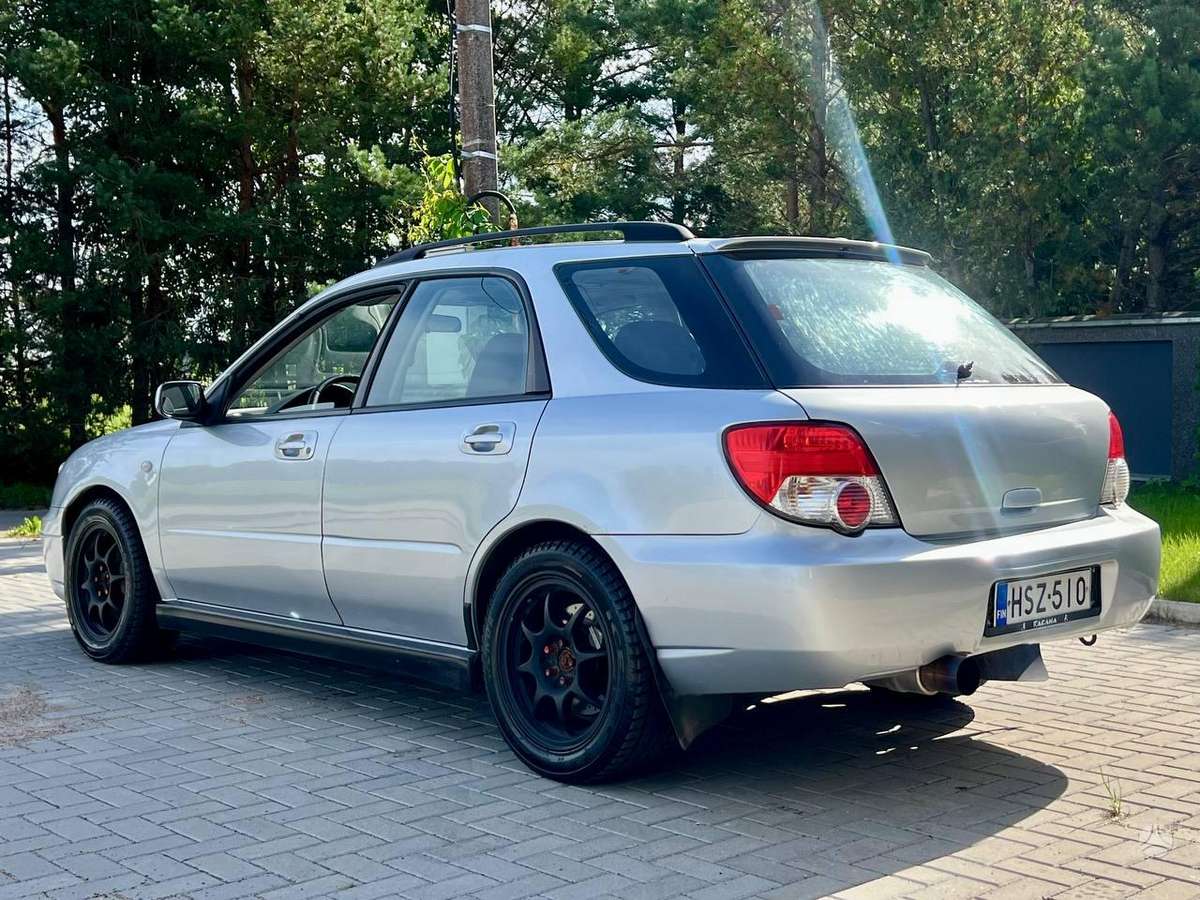 Subaru Impreza 2006 — салон