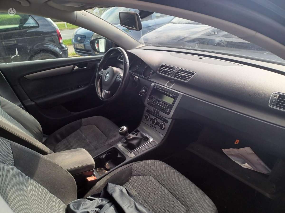 Volkswagen Passat 2012 — engine 1968 cm³, 170 HP (125kW)