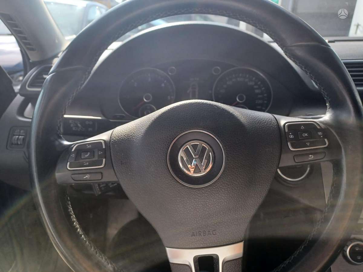 Volkswagen Passat 2012 — photo 5