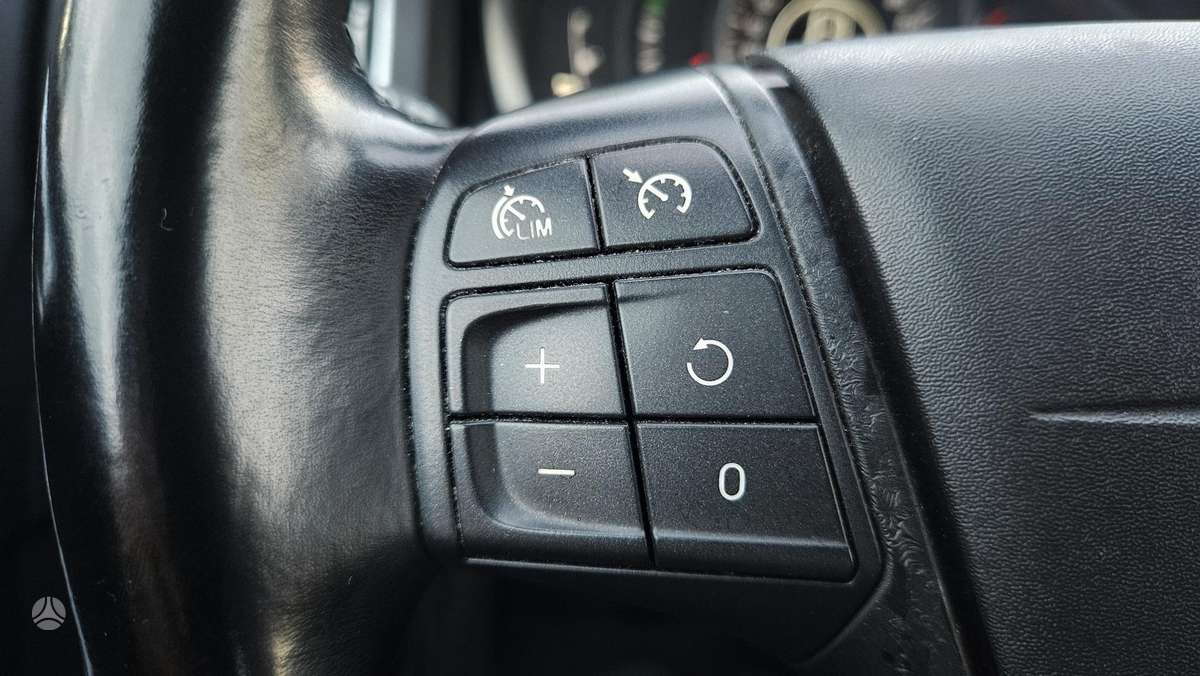 Volvo V60 2014 — photo 23