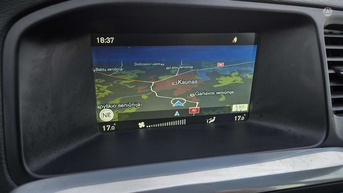 Volvo V60 2014 — photo 24
