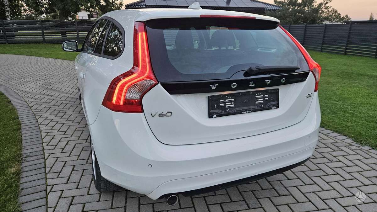 Volvo V60 2014 — photo 8