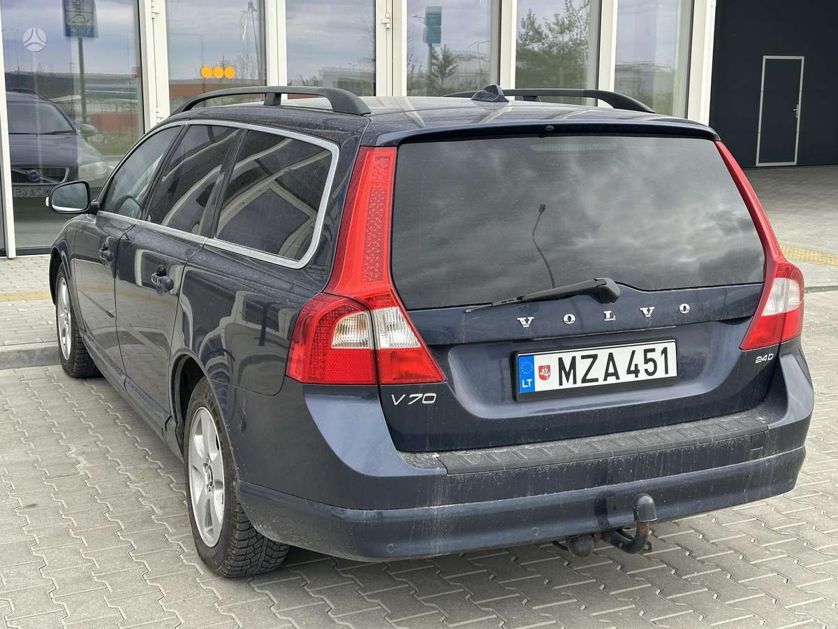 Volvo V70 2010 — photo 6