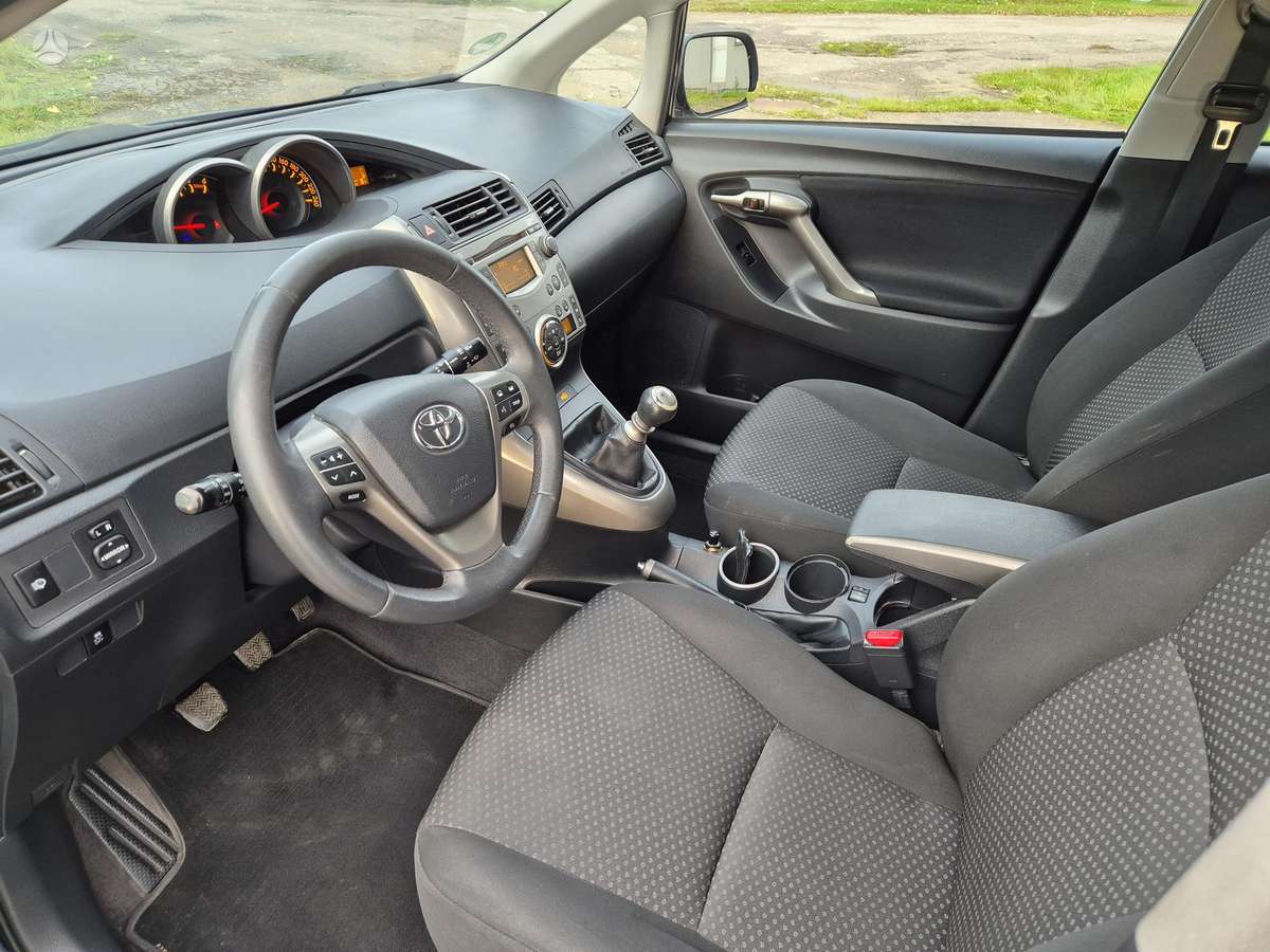 Toyota Verso 2009 — photo 10