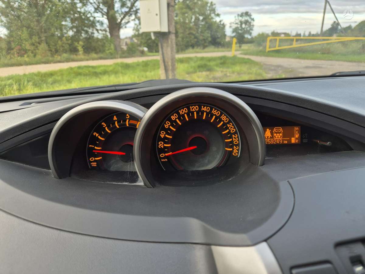 Toyota Verso 2009 — photo 17