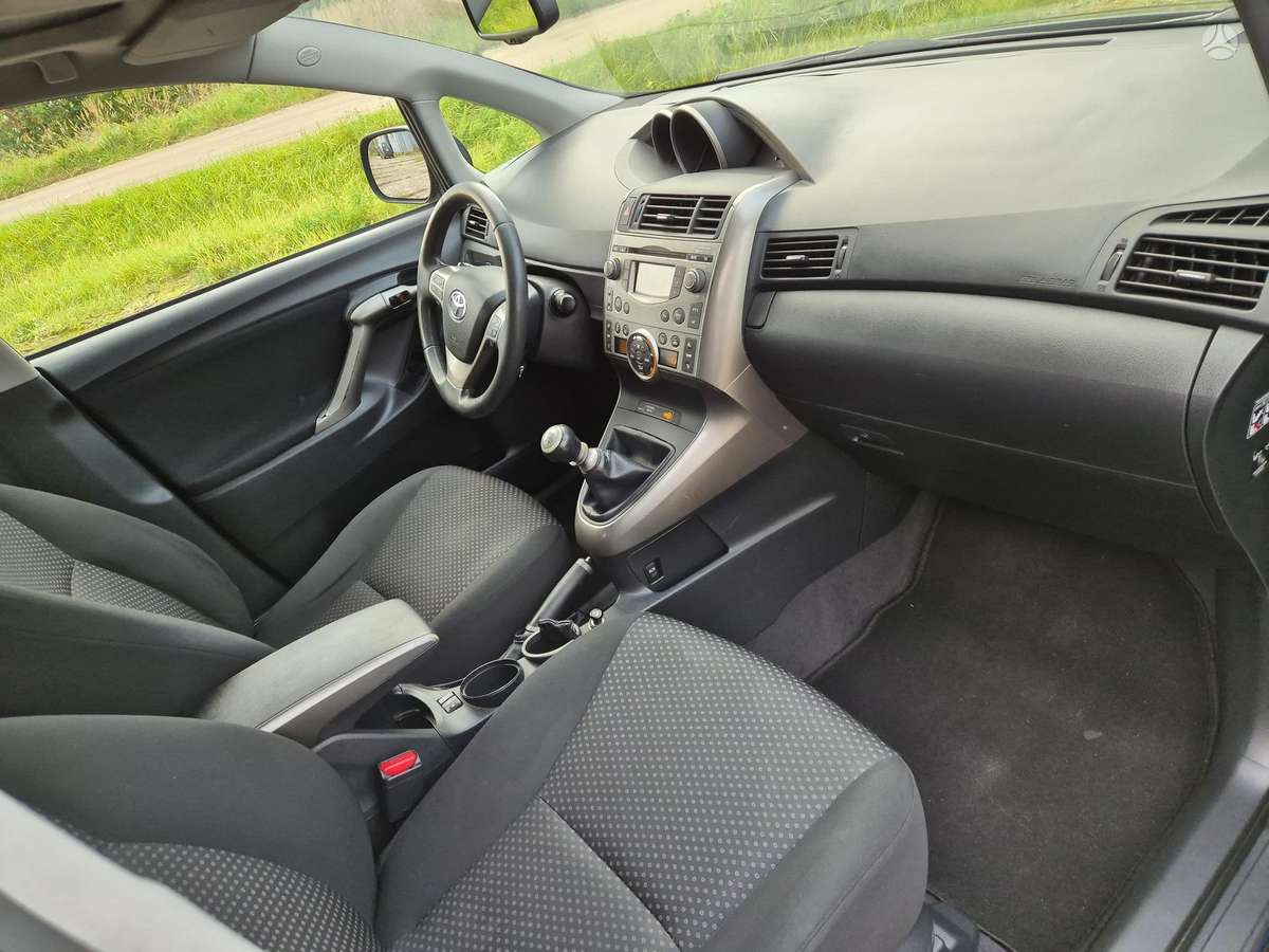 Toyota Verso 2009 — photo 9
