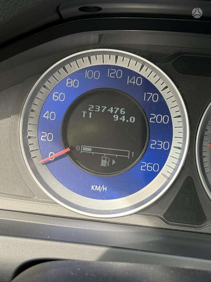 Volvo V60 2011 — photo 15