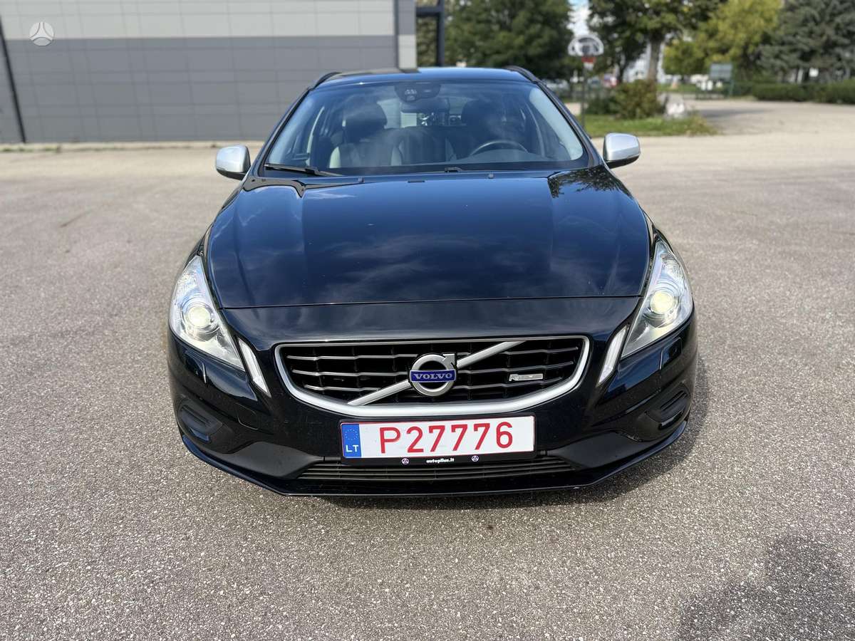 Volvo V60 2011 — rear view