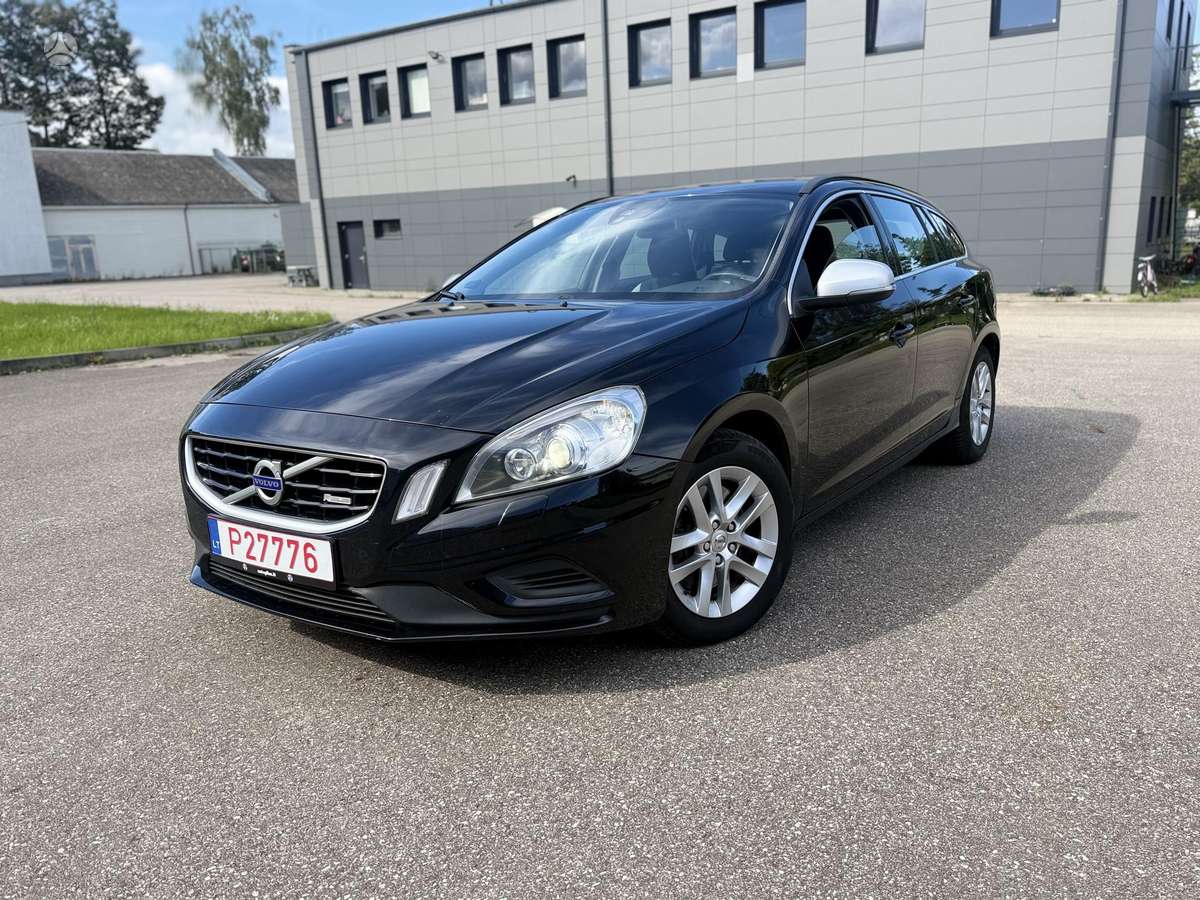 Volvo V60 2011 — interior