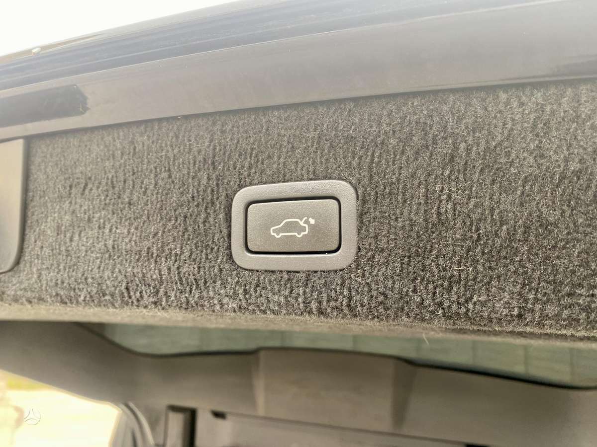 Volvo V70 2010 — photo 19