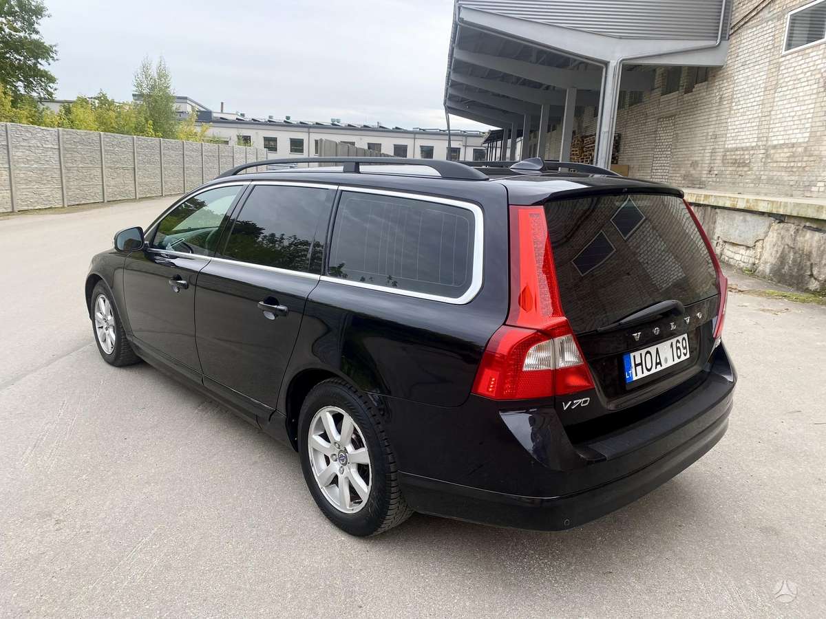 Volvo V70 2010 — photo 6