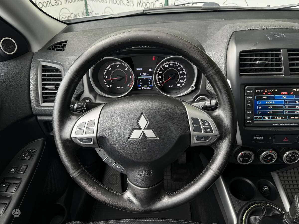 Mitsubishi ASX 2011 — photo 10