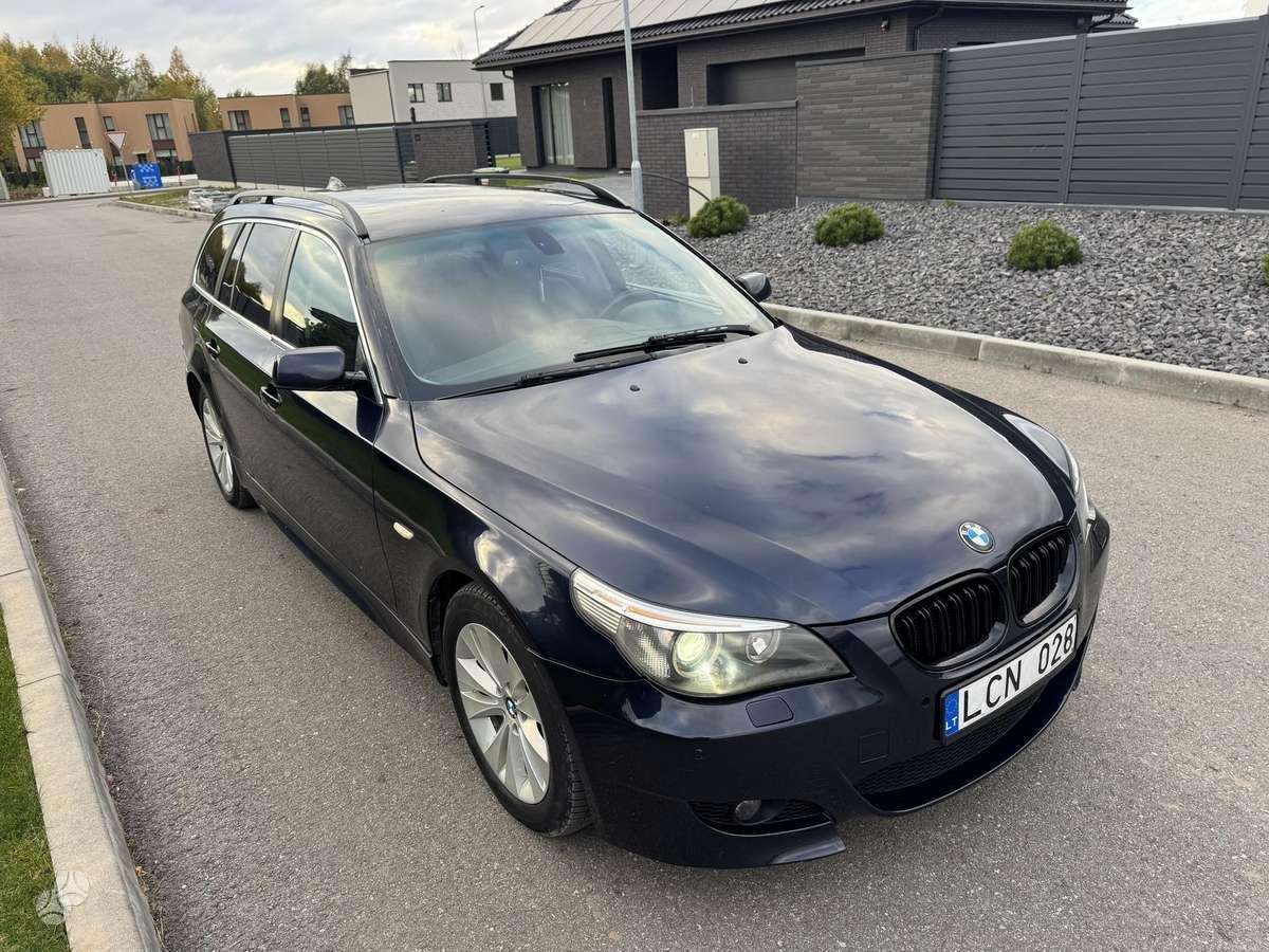 BMW 525 2005 — вигляд ззаду