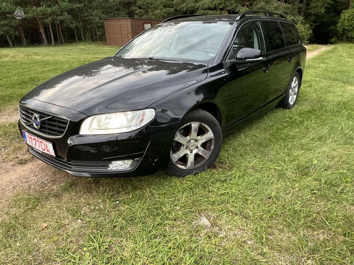 Volvo V70 2014 — rear view