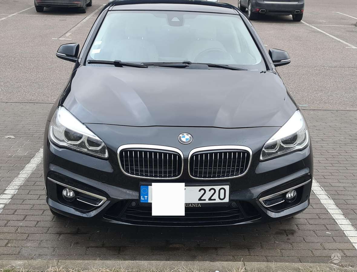 BMW 220 2015 — rear view