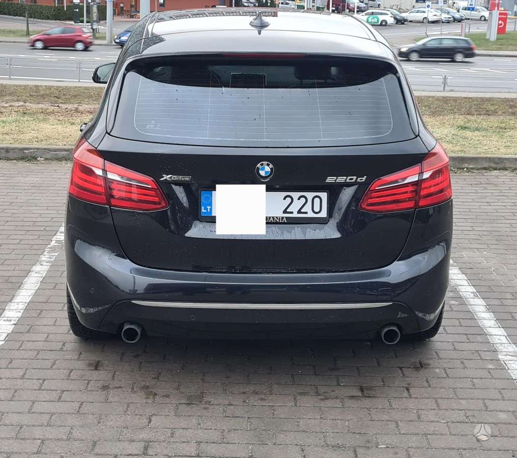 BMW 220 2015 — interior